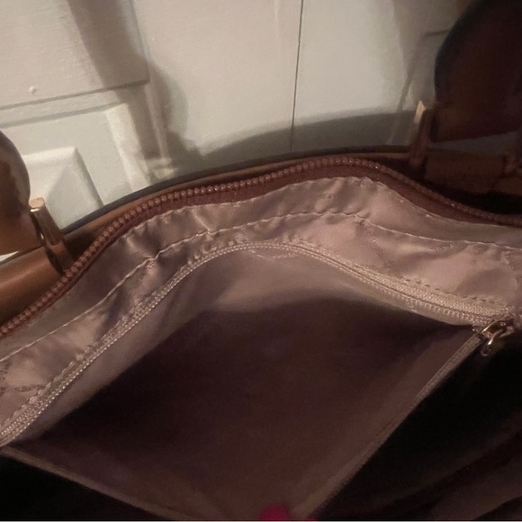 MK purse like new. - Picture 5 of 5